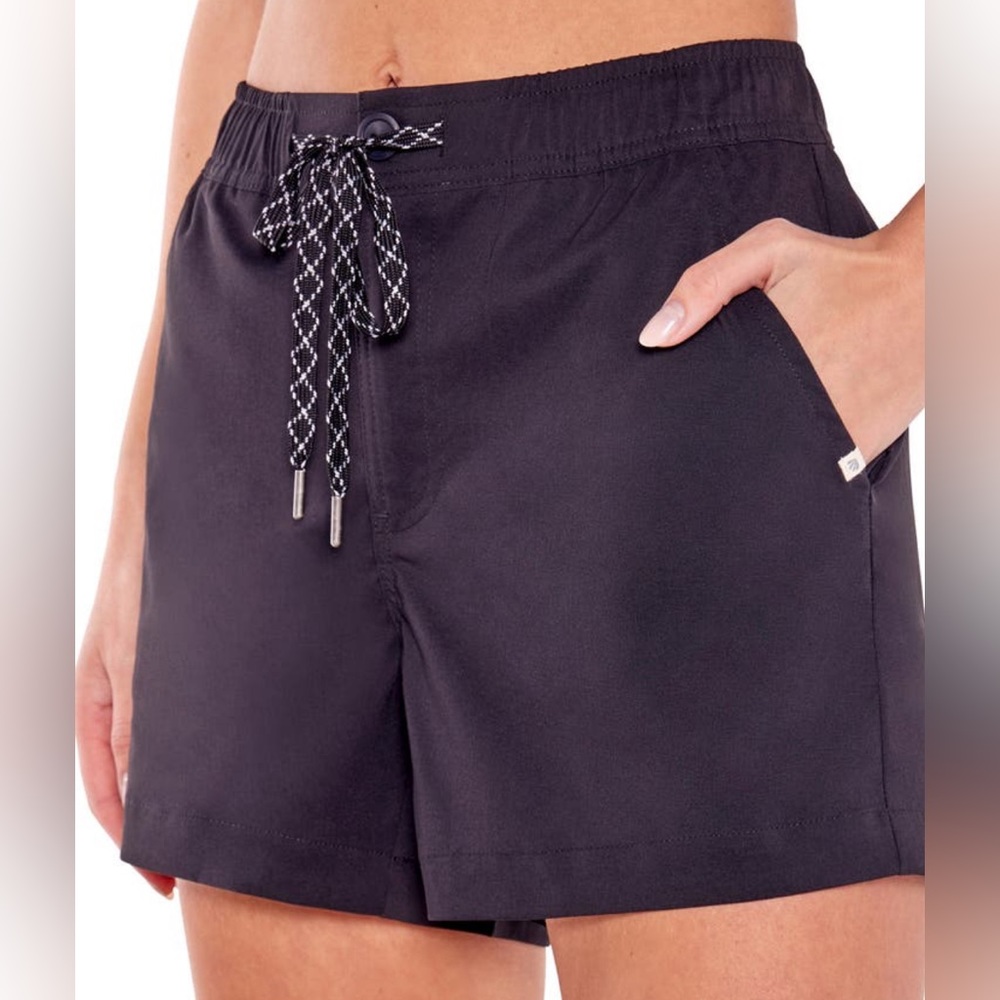 NWT Marika Forrest Shorts Black Size Large Elastic Drawstring Waist Zip Pocket